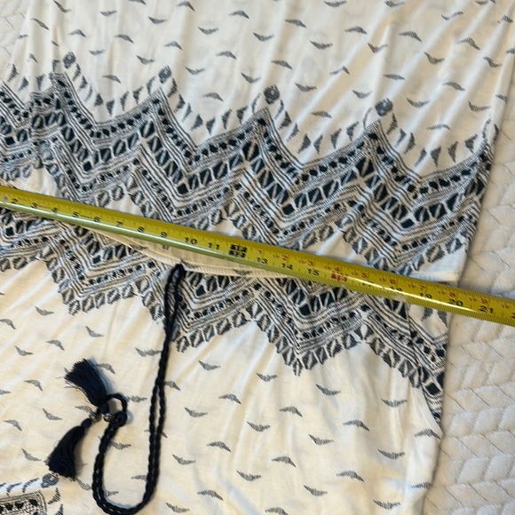 Black and White Patterned Romper - Picture 3 of 4